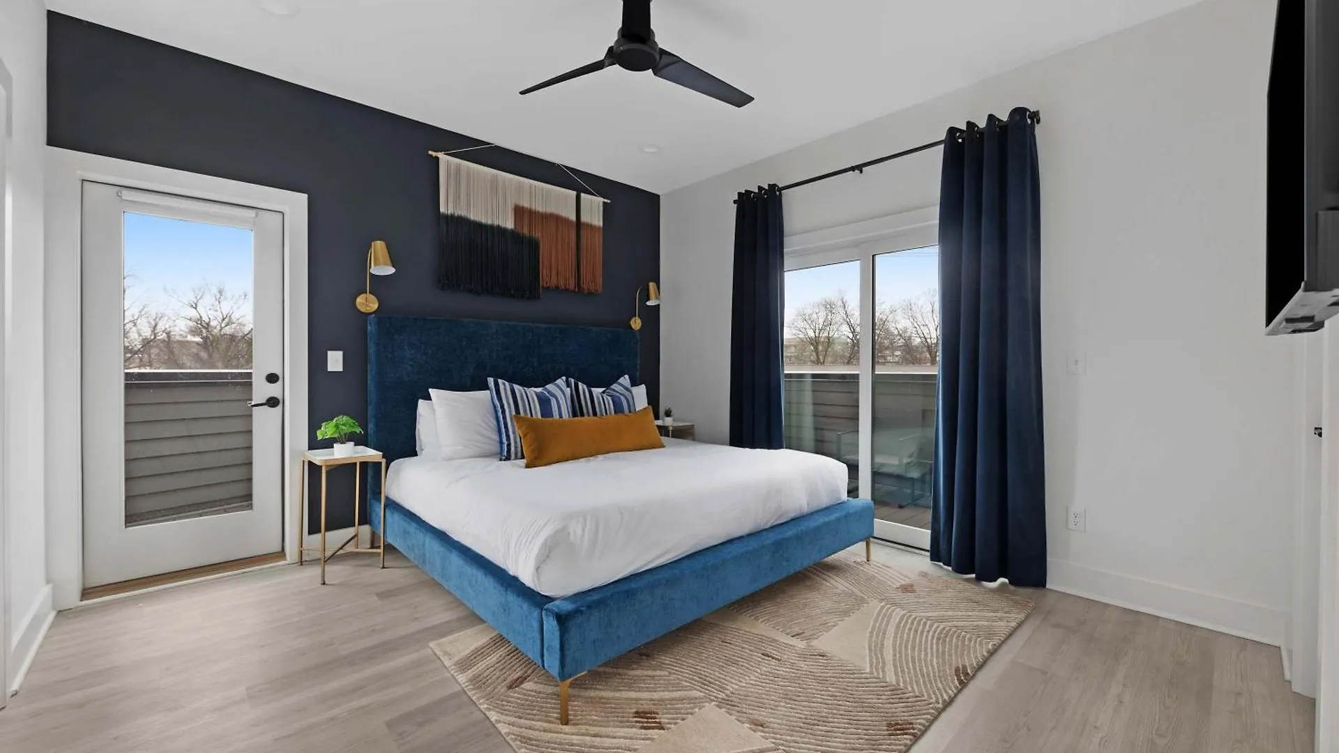 The Trillium & The Iris - 2 Homes 6 Bedrooms Nashville