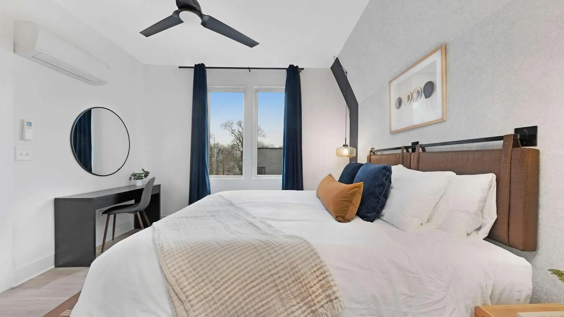 The Trillium & The Iris - 2 Homes 6 Bedrooms Nashville