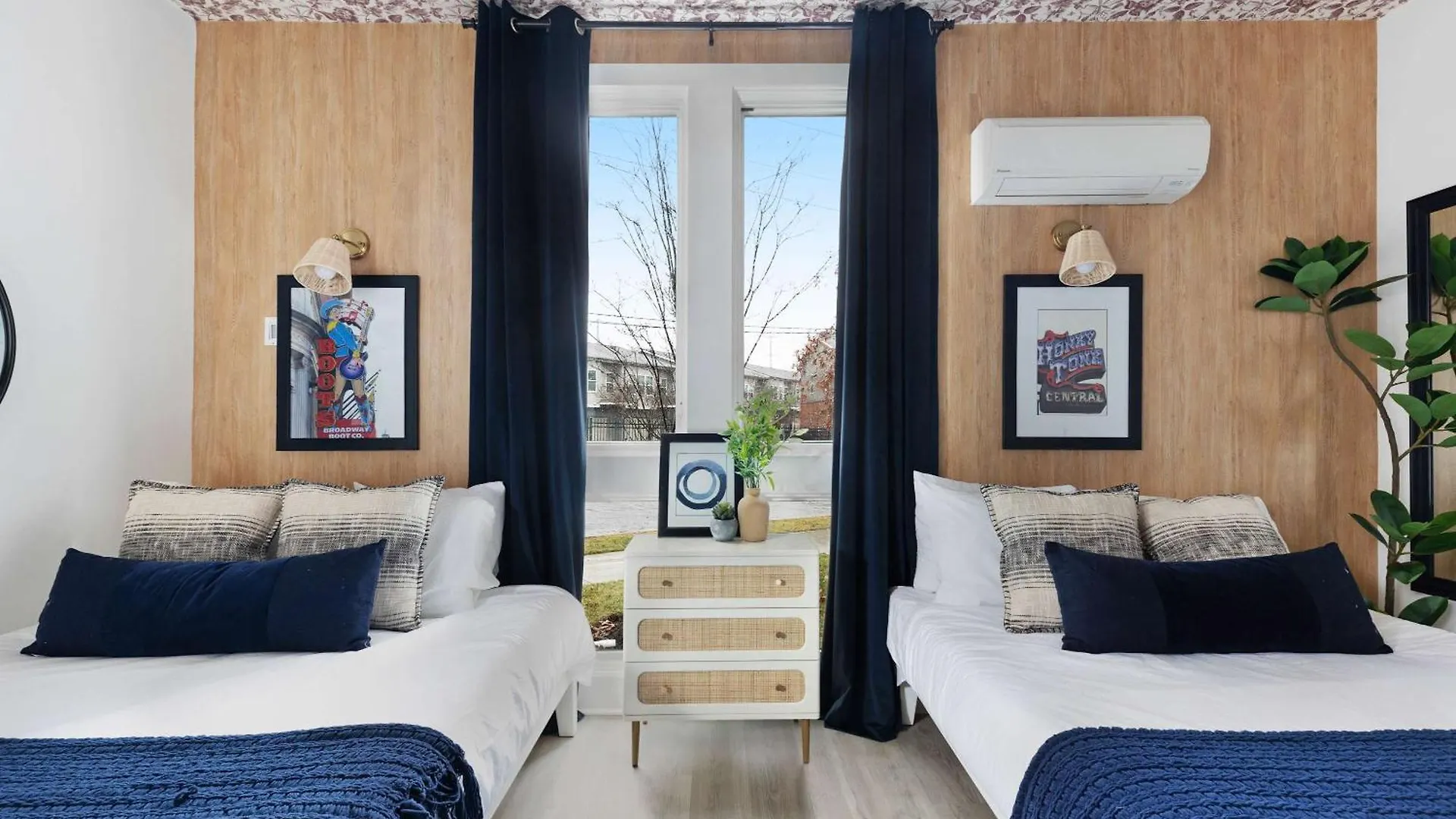 The Trillium & The Iris - 2 Homes 6 Bedrooms Nashville Holiday home