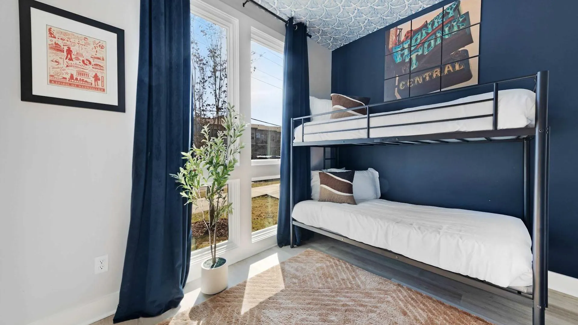 The Trillium & The Iris - 2 Homes 6 Bedrooms Nashville United States
